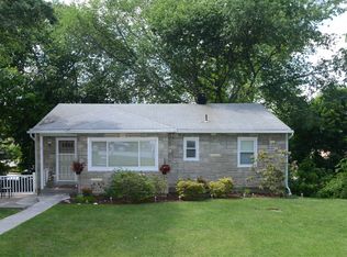 8 Highland Dr, Cortlandt Manor, NY 10547