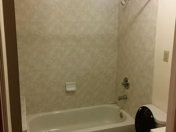 4th image of 2542 White Plains Rd #3E