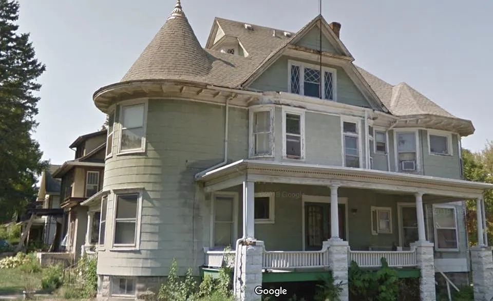 904 W Stephenson St #1