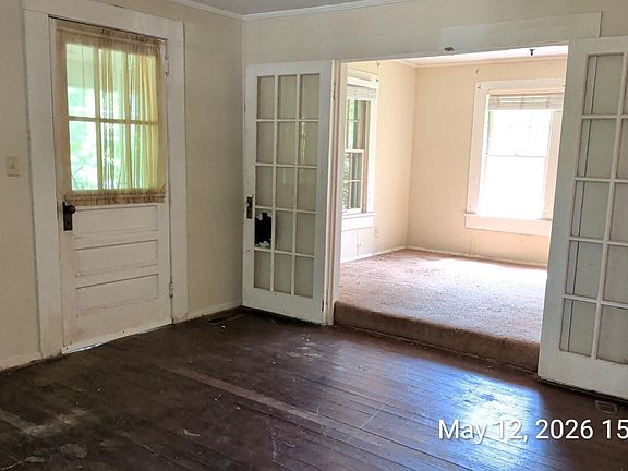 8th image of 2936 E Highland St