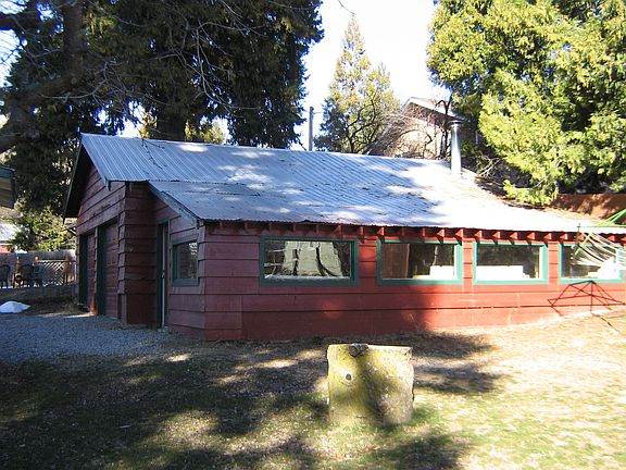 4th image of 624 S Mount Shasta Blvd