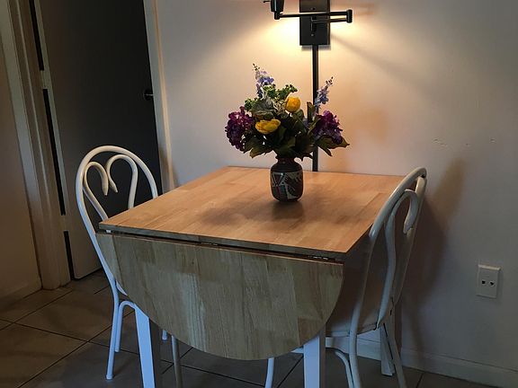 4th image of 9391 SE Parkway Dr #1