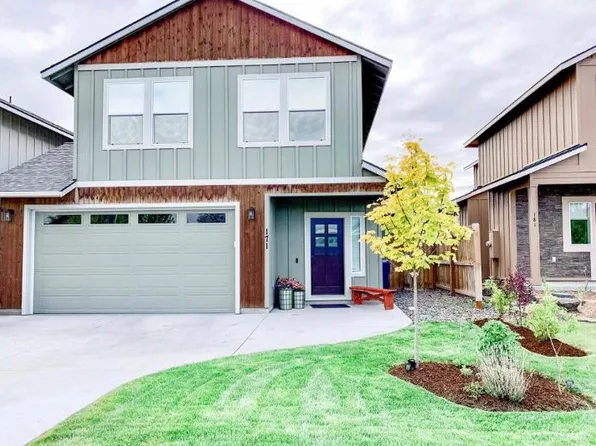 171 NW 29th St, Redmond, OR 97756