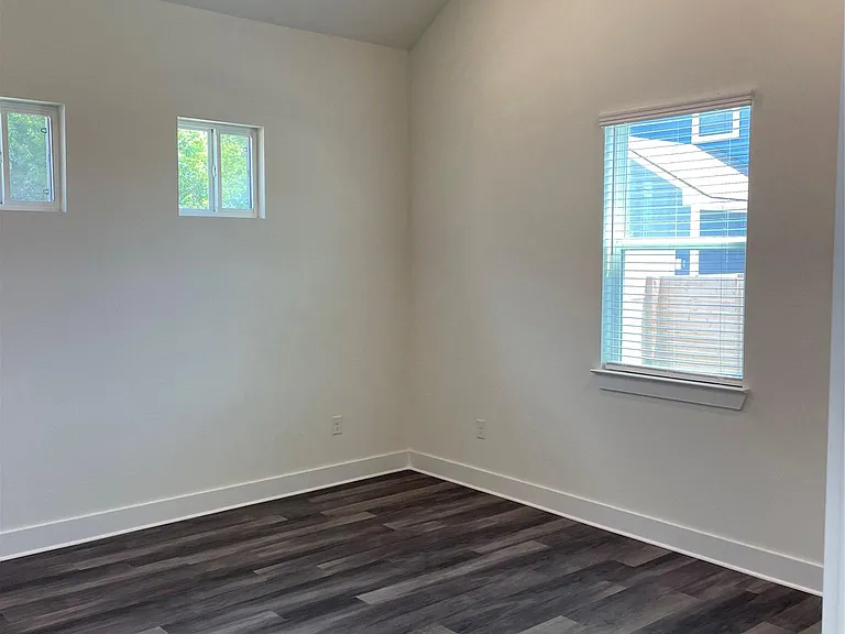 6901 Carver Ave #1 — Photo 10