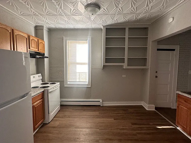 355 Goodrich St #A — Photo 2