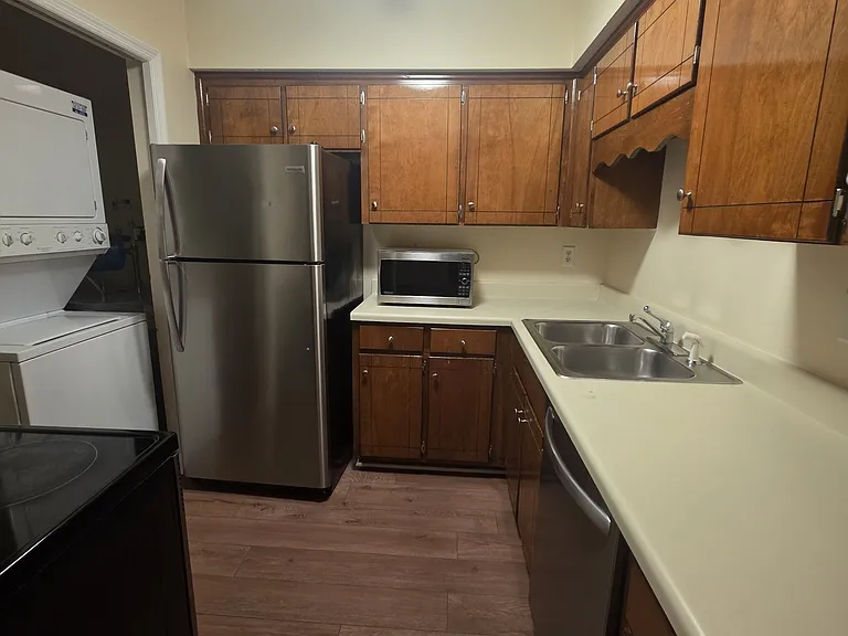 1808 State St #213 — Photo 4