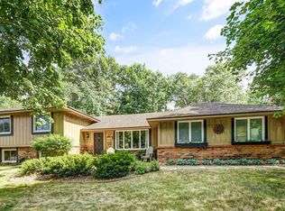 401 E 135th St, Burnsville, MN 55337