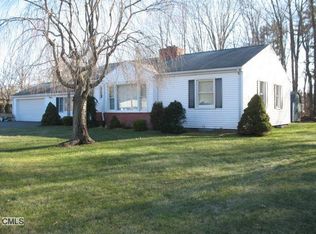 5 Evergreens Dr, Brookfield, CT 06804