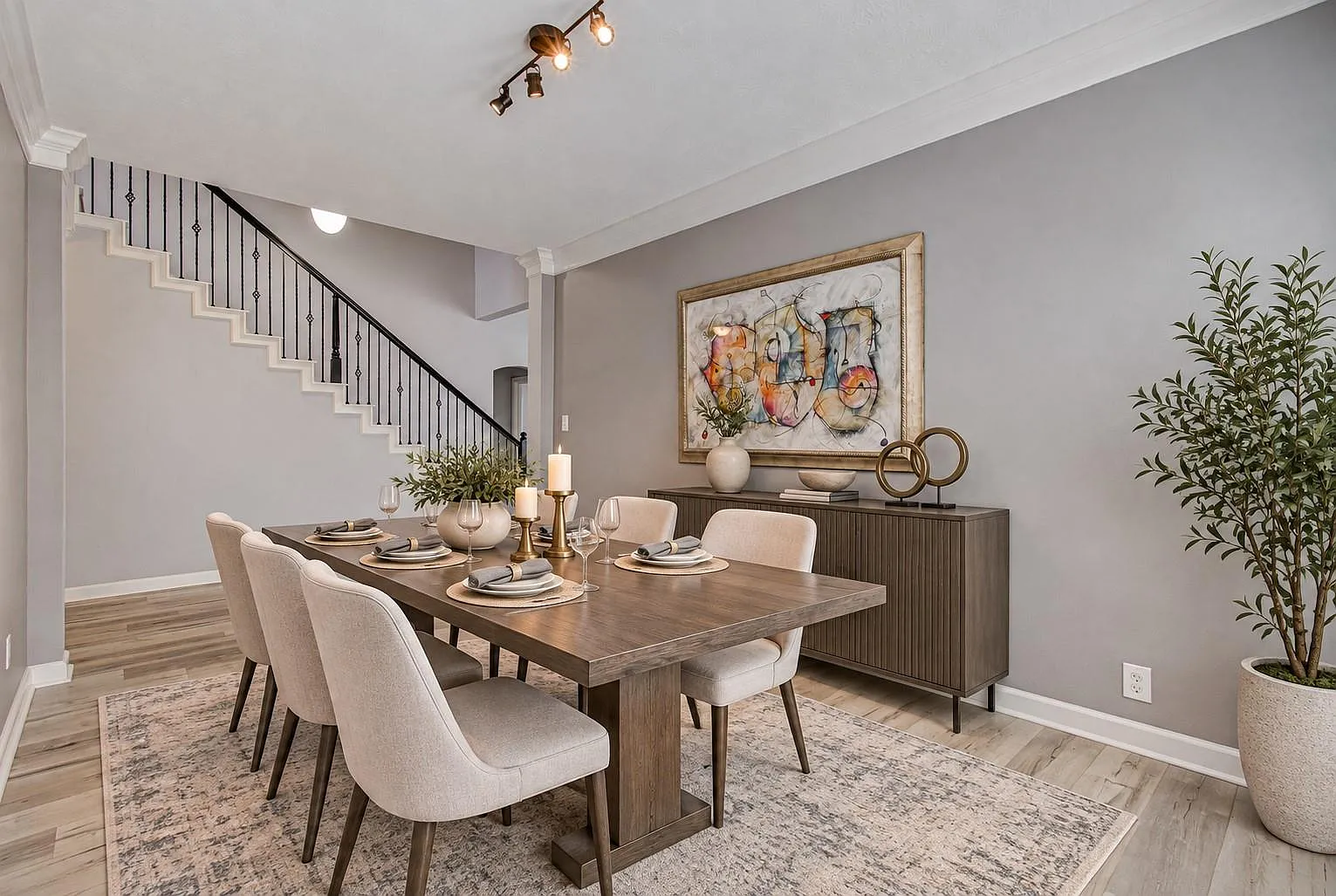 4 bed, 2.5 bath, 2725 sqft, $3,000 — Photo 4