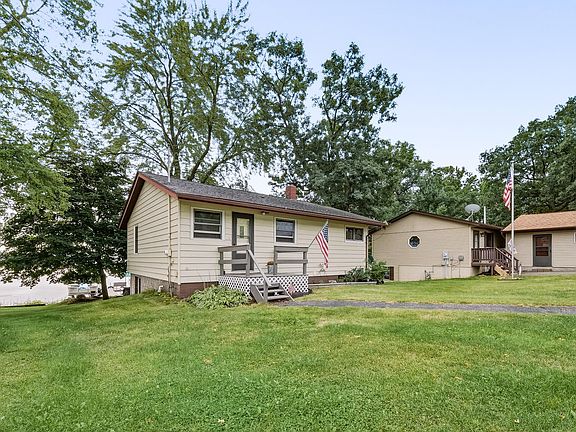2nd image of 812 Magnor Lake Ln