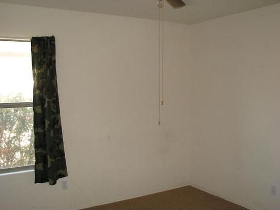 4th image of 43585 W Bedford Dr