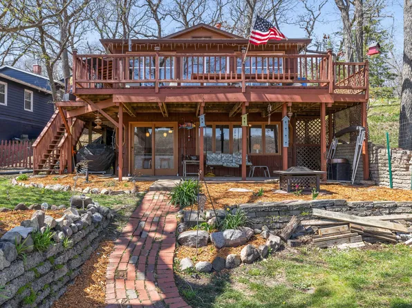 8416 Lakeshore Dr, Dexter, IA 50070