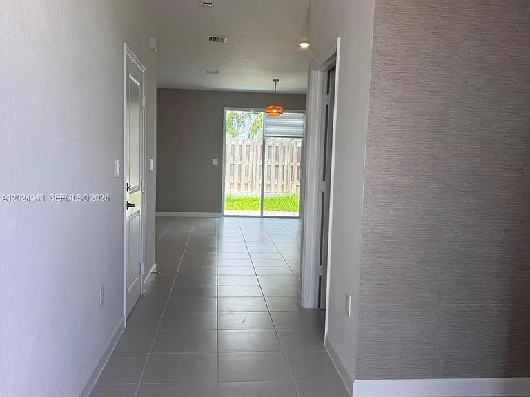 663 SE 13th Street Cir — Photo 11