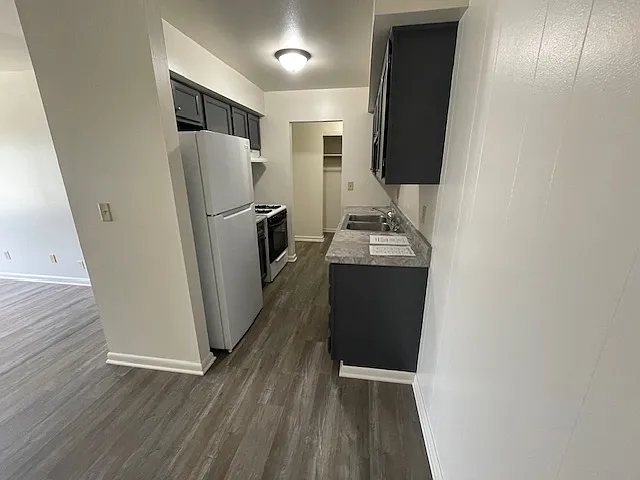 2 bed, 850 sqft, $1,300 — Photo 3