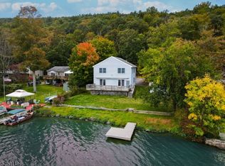 183 Bearfort Rd, West Milford, NJ 07480