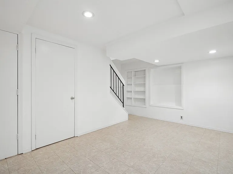 38 Park St #25H — Photo 20