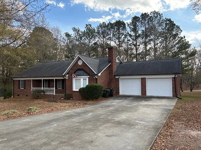 922 Lanier Ln — Photo 2