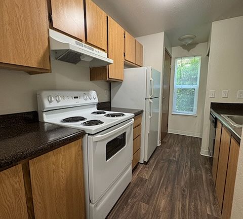 5th image of 250 Weatherstone Ln NE #A