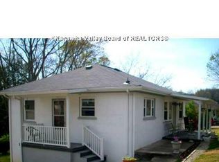 104 Elm St, Elkview, WV 25071