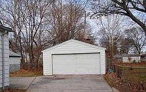 15830 Curtis