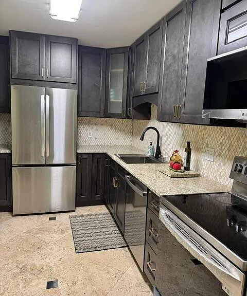2400 NE 33rd Ave #208 — Photo 4
