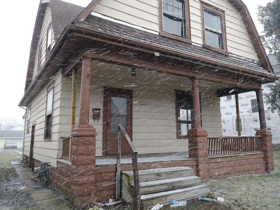 1st image of 208 Blaine Ave