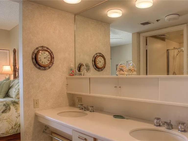 2109 Gulf Of Mexico Dr #1402 — Photo 14