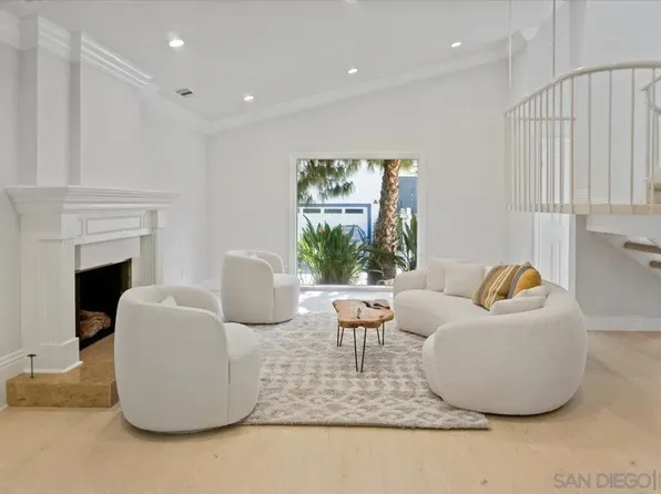 3453 Standish Dr, Encino, CA 91436