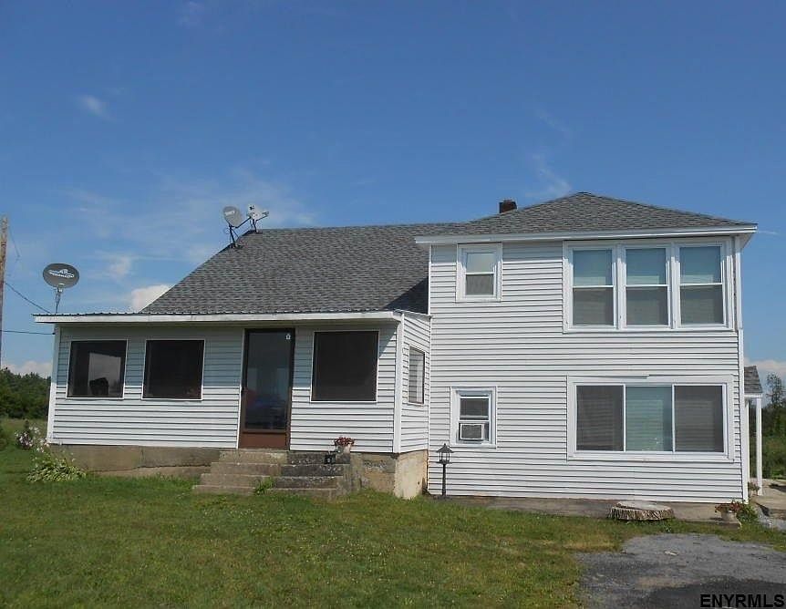 1st image of 378 Queensbury Ave