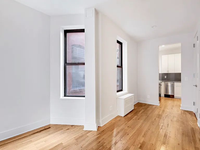 358 W 45th St #4D — Photo 3