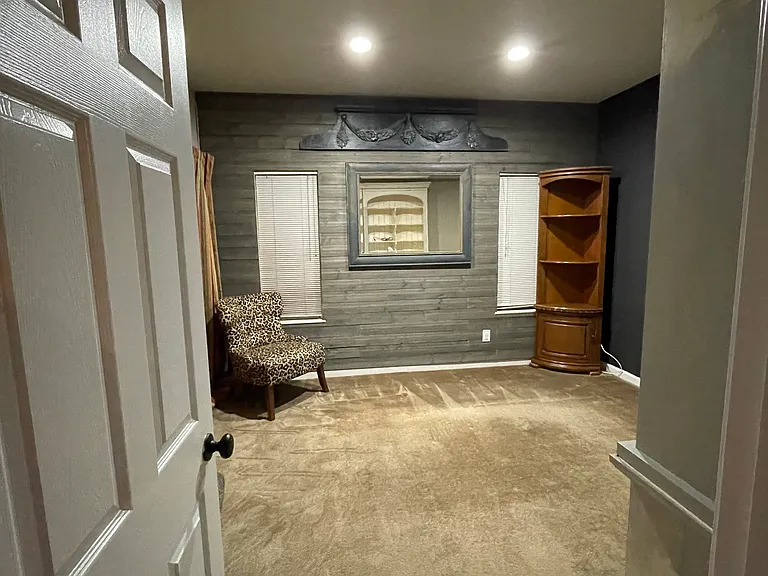 10381 Tributary Dr — Photo 2