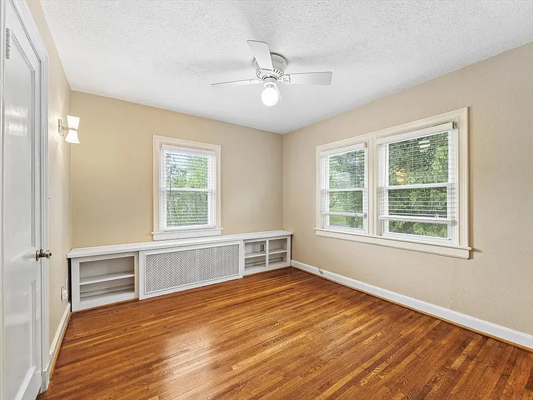 932 Woodrow Ave — Photo 57