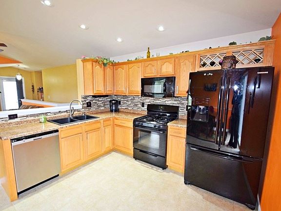 2nd image of 30784 Cynthia Dr