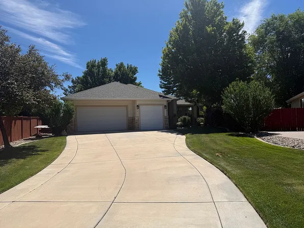 1017 Sierra Vista Ct, Gardnerville, NV 89460
