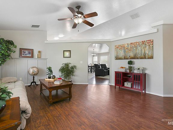 4th image of 2193 Candlewood Ave
