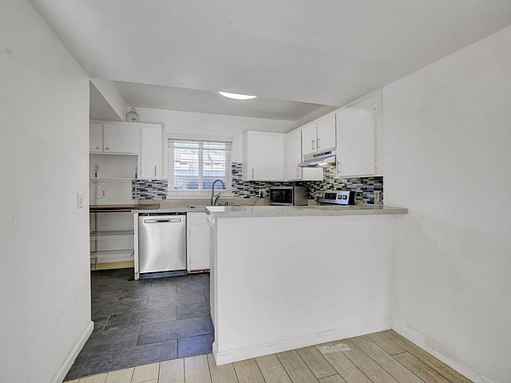 5th image of 566 Santa Alicia Drive