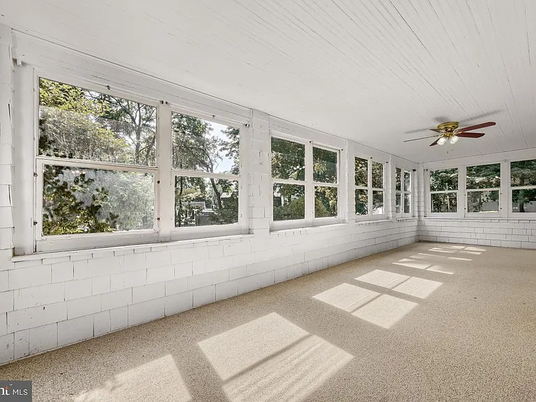612 Amoss Rd — Photo 4