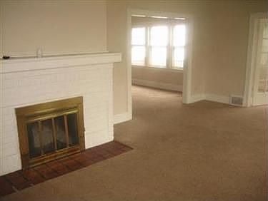 2nd image of 17623 Chagrin Blvd