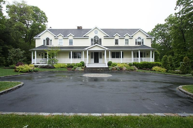 1st image of 11 Horse Hill Rd