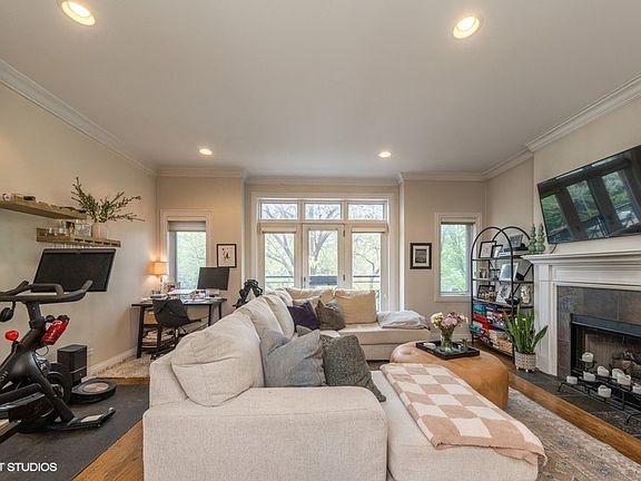 3rd image of 2733 N Southport Ave #2