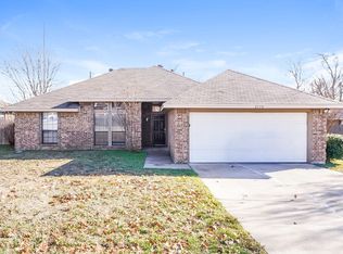 2110 Mesa Wood Dr, Glenn Heights, TX 75154