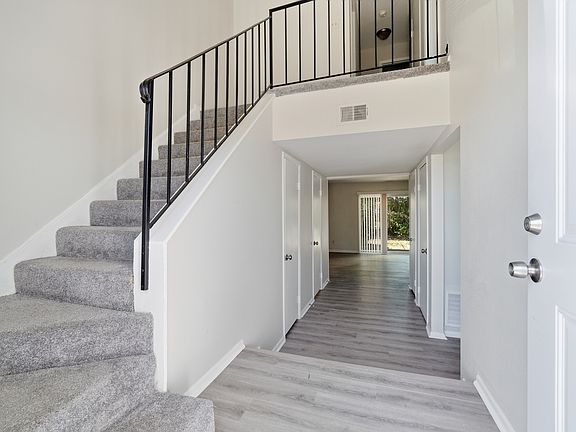 4th image of 1261 Clydesdale Ln #1
