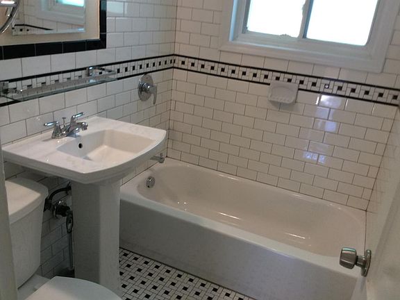 2nd image of 7321 Woodley Pl