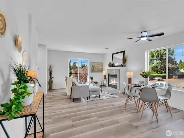 536 N 103rd Street #A, Seattle, WA 98133