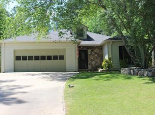 904 Emerald Ct, Woodstock, GA 30189