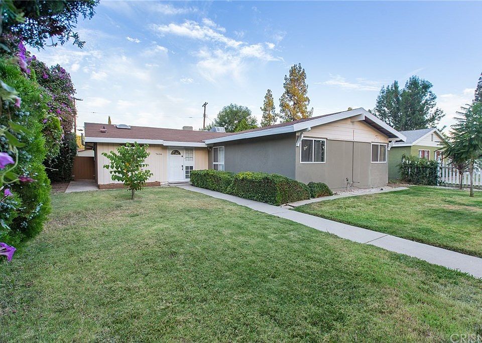 1st image of 7446 Fallbrook Ave