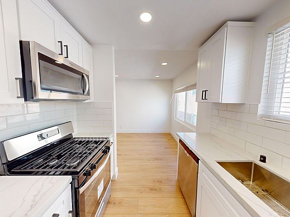 4th image of 943 N Gardner St APT 6