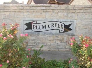 1409 Plum Creek Dr, Midlothian, TX 76065