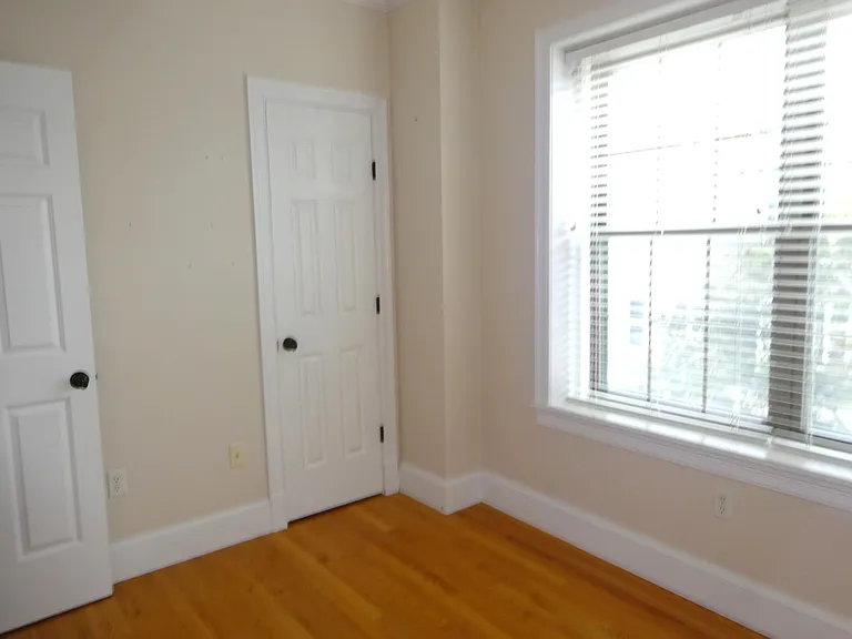 779 E 5th St #3 — Photo 14