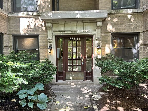 3rd image of 1065 W North Shore Ave #2